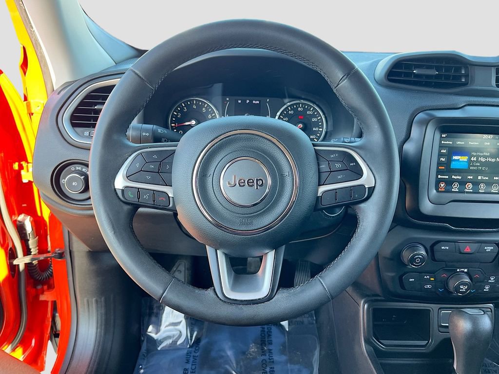 Certified 2019 Jeep Renegade Latitude w/ Popular Equipment Group FWD image 11
