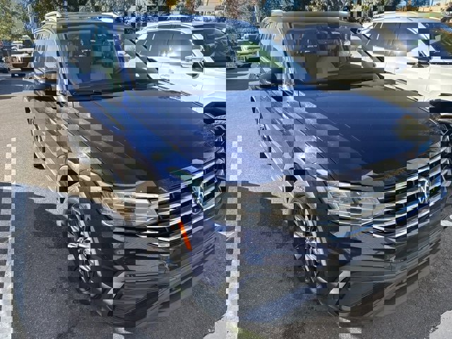 Used 2023 Volkswagen Tiguan SE