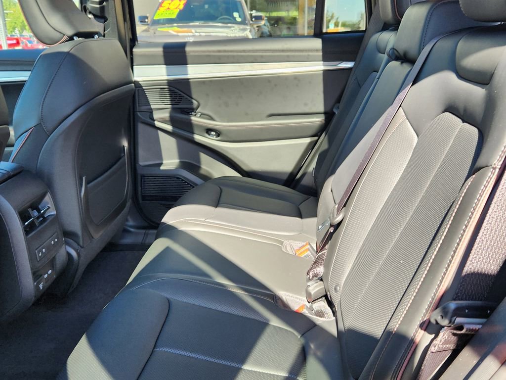 New 2025 Jeep Wagoneer S Launch Edition image 10