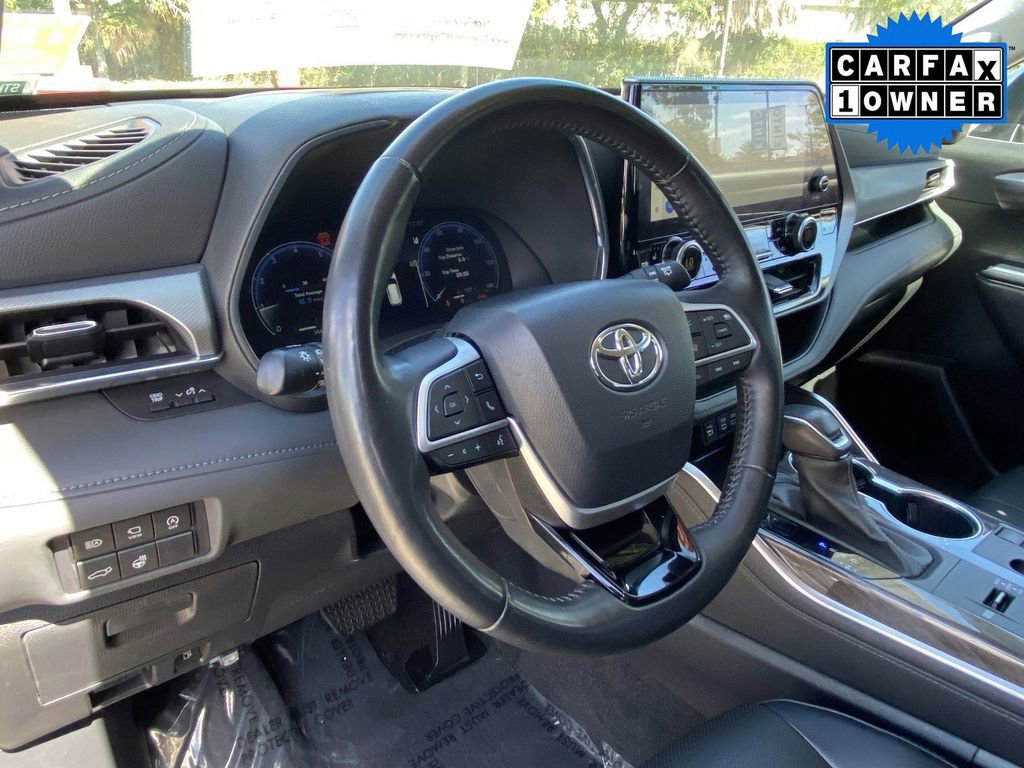 Used 2023 Toyota Highlander Platinum image 22