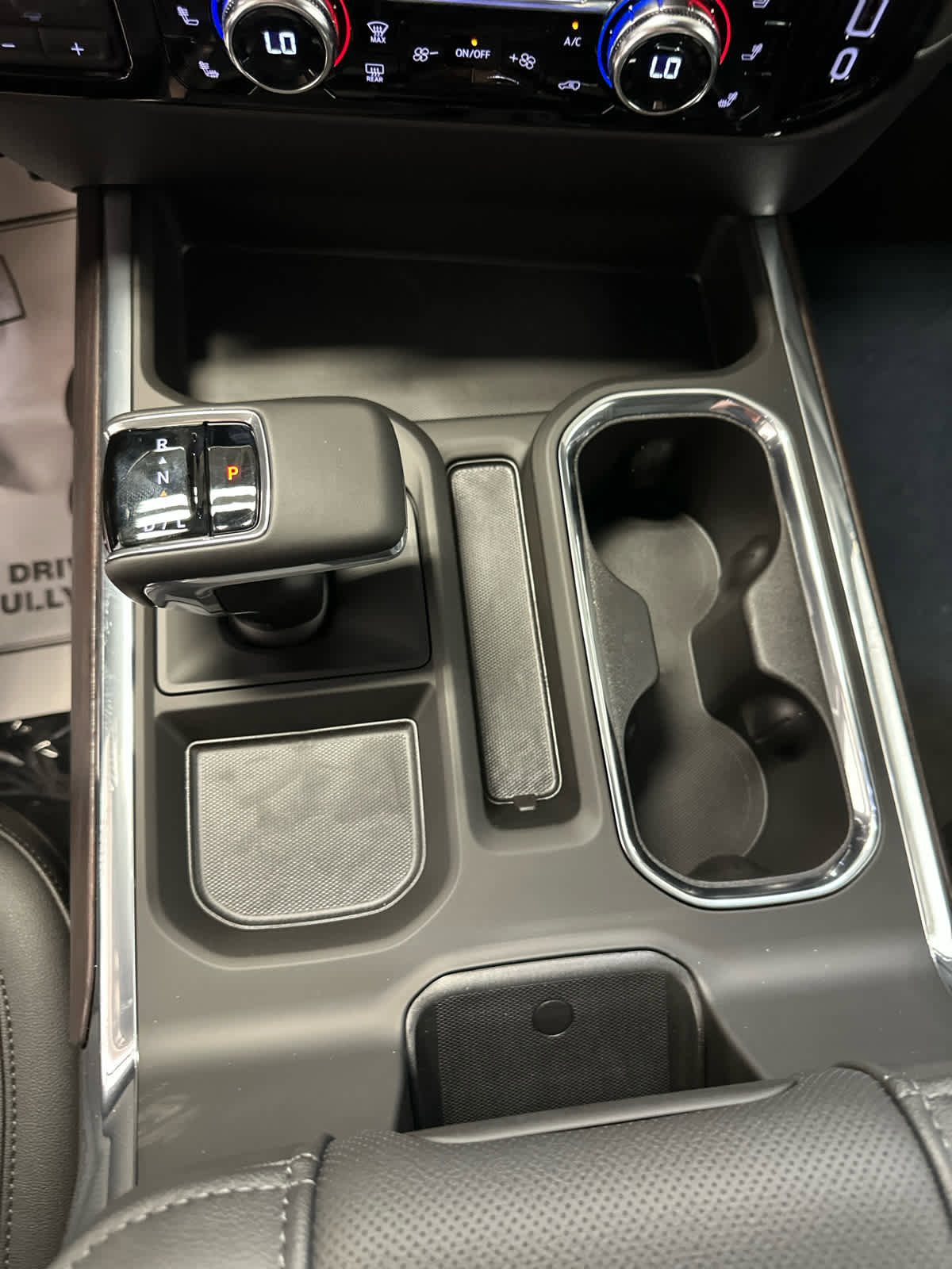 New 2026 GMC Sierra 1500 SLT w/ SLT Convenience Package image 18