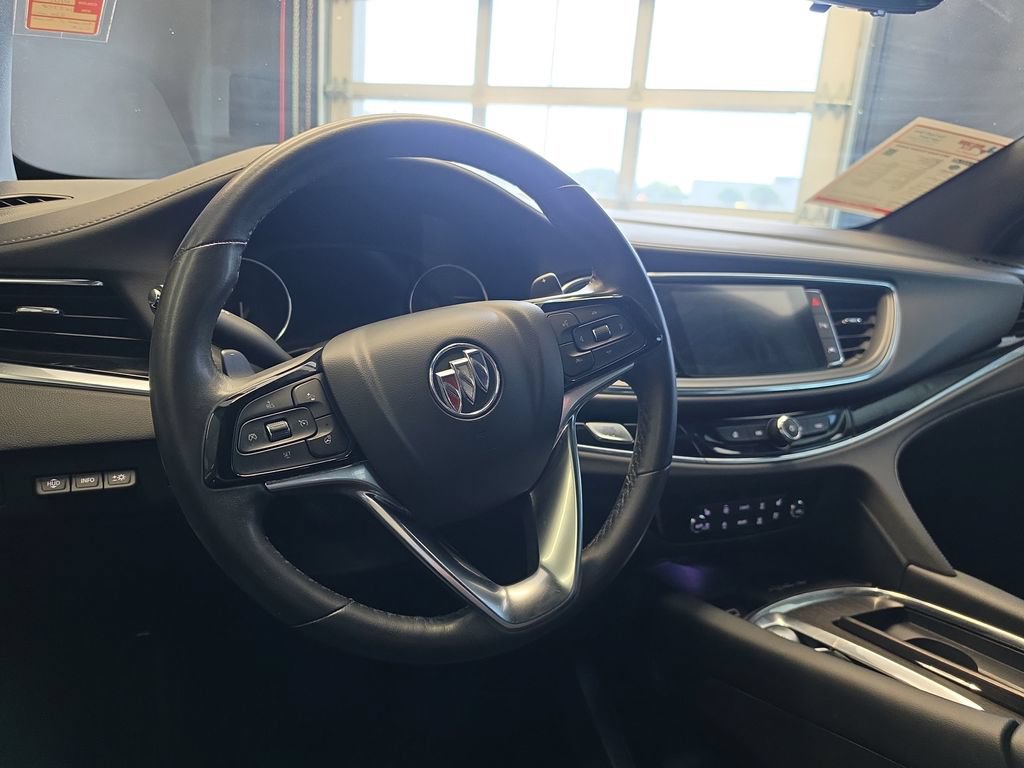 Used 2022 Buick Enclave Avenir FWD image 18