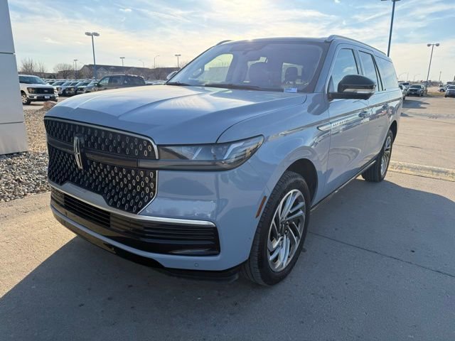 Certified 2025 Lincoln Navigator L Reserve image 7