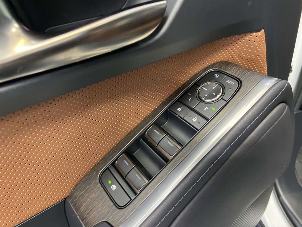 Used 2024 Lexus GX 550 w/ Accessory Package (2T) AWD/4WD image 22
