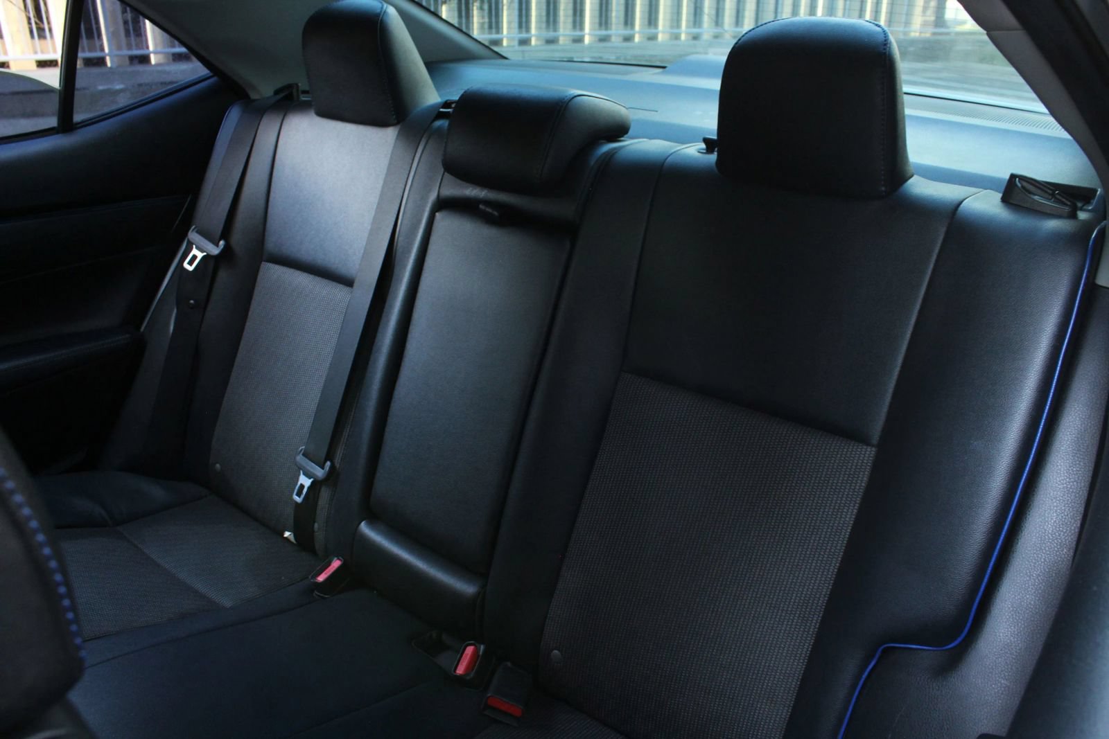 Used 2017 Toyota Corolla SE FWD image 16