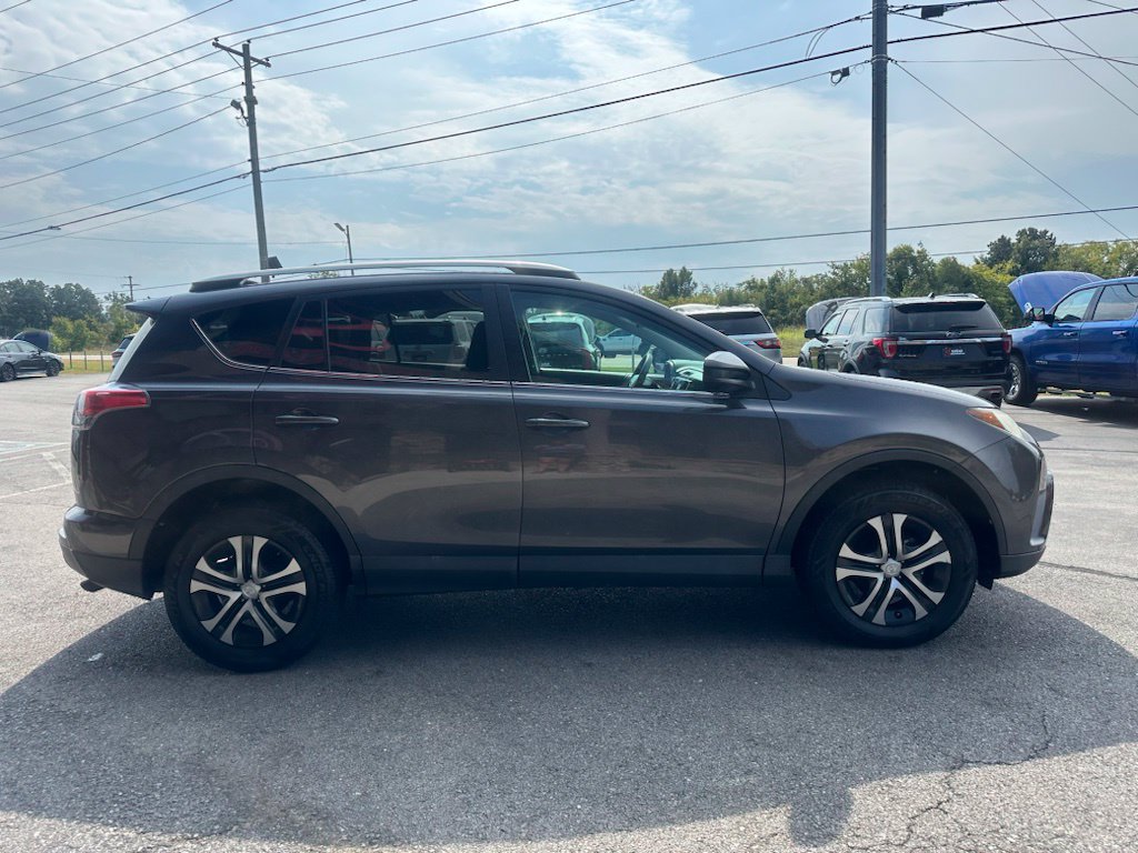 Used 2016 Toyota RAV4 LE AWD/4WD image 9