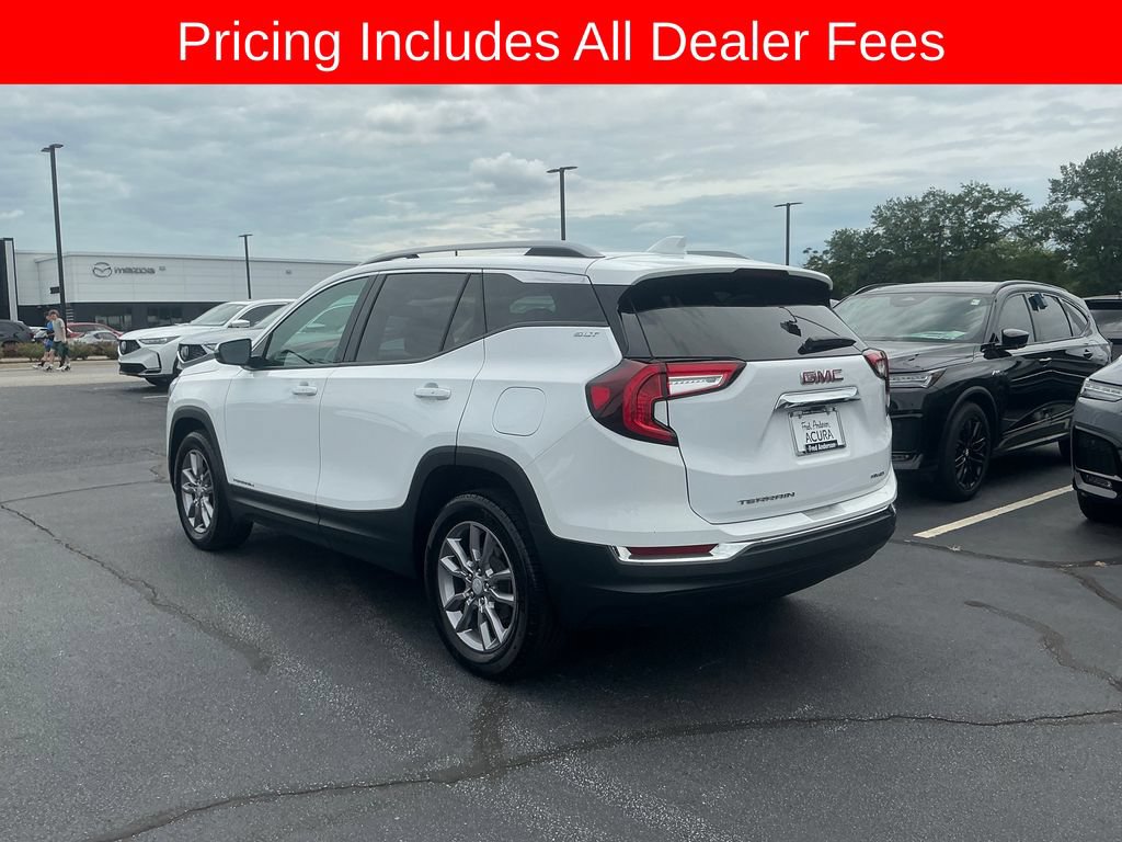 Used 2023 GMC Terrain SLT AWD/4WD image 3