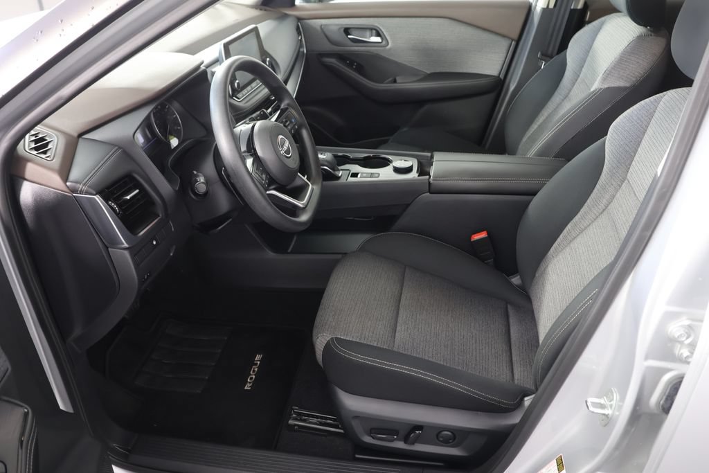 Used 2022 Nissan Rogue SV AWD/4WD image 18