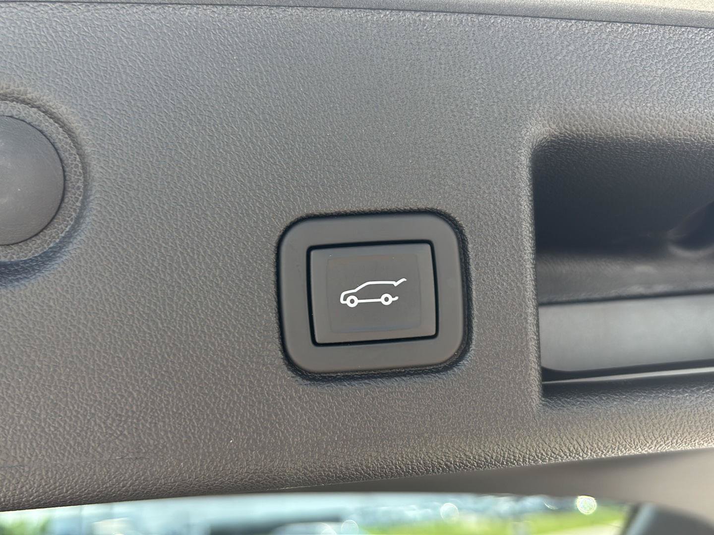 Used 2024 Chevrolet Equinox LT AWD/4WD image 14