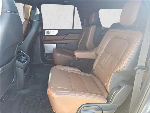 Used 2023 Lincoln Navigator L Reserve AWD/4WD image 10