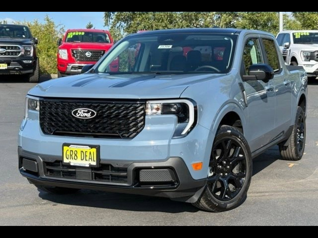 New 2025 Ford Maverick Lariat w/ Black Appearance Package