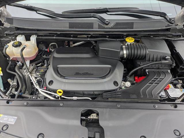 Used 2023 Chrysler Pacifica Touring-L FWD image 22