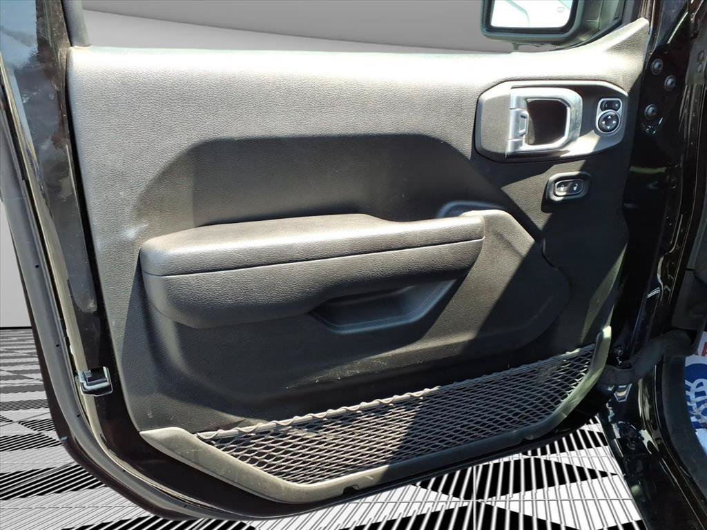 Certified 2023 Jeep Gladiator Sport AWD/4WD image 16