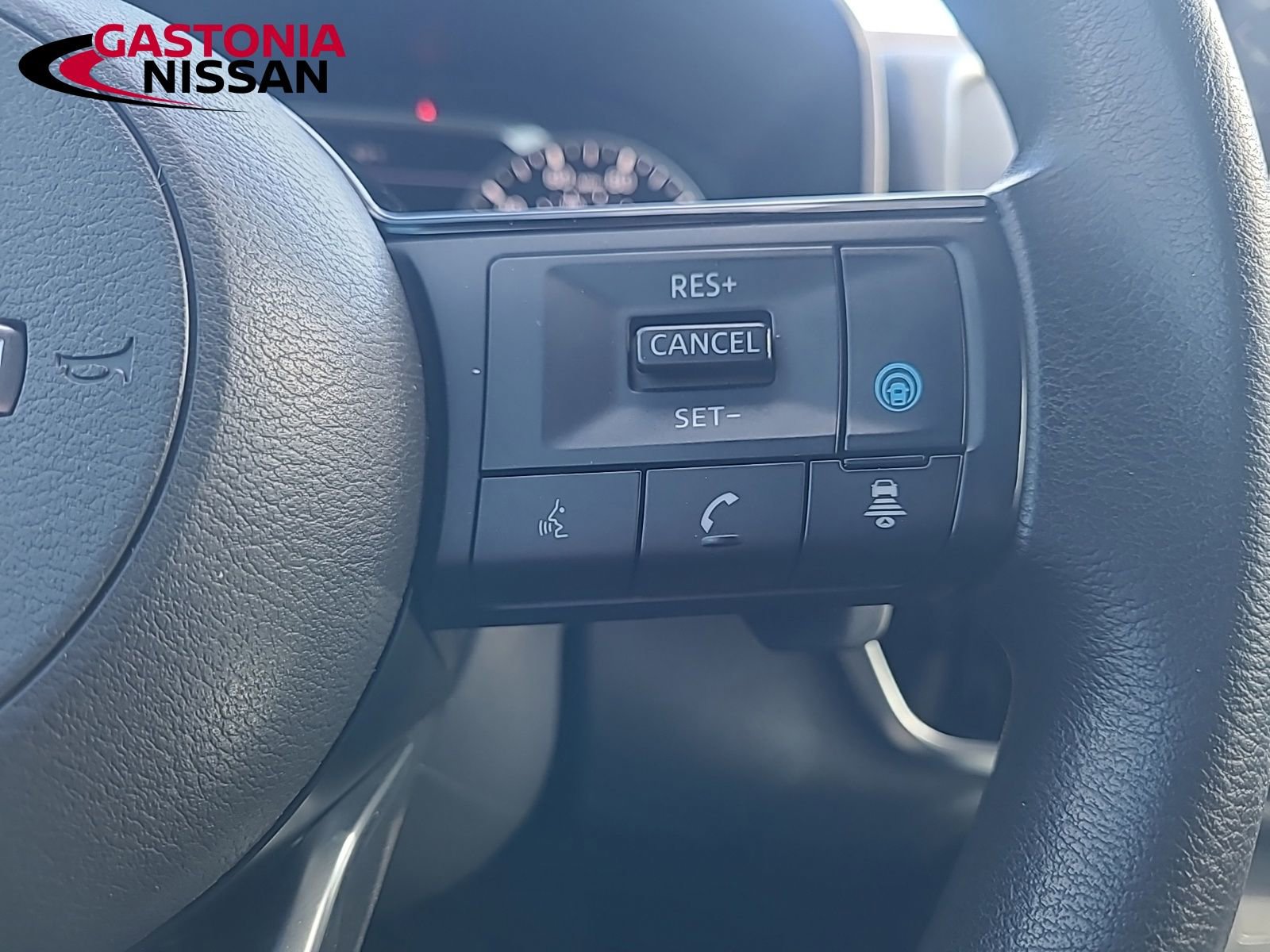 Used 2022 Nissan Rogue SV image 37