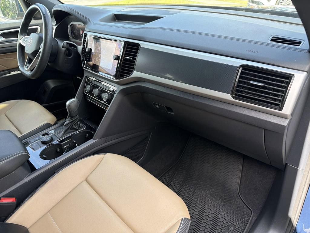 Used 2022 Volkswagen Atlas Cross Sport SEL R-Line image 13