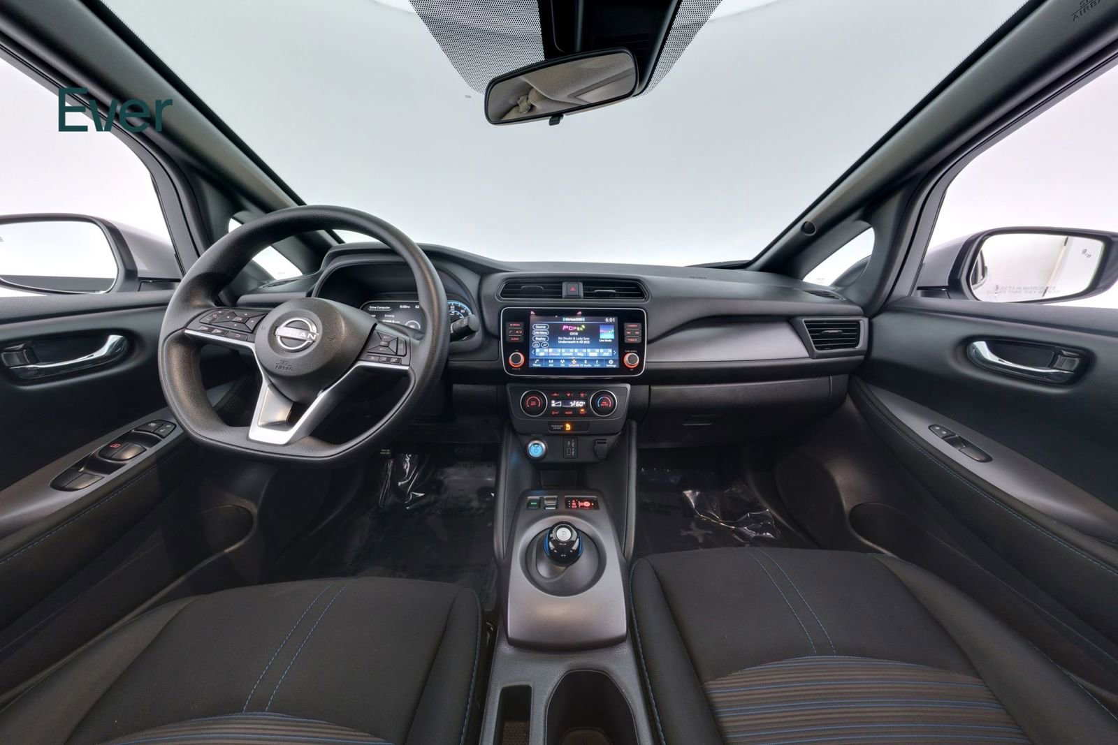 Used 2025 Nissan Leaf S FWD image 26