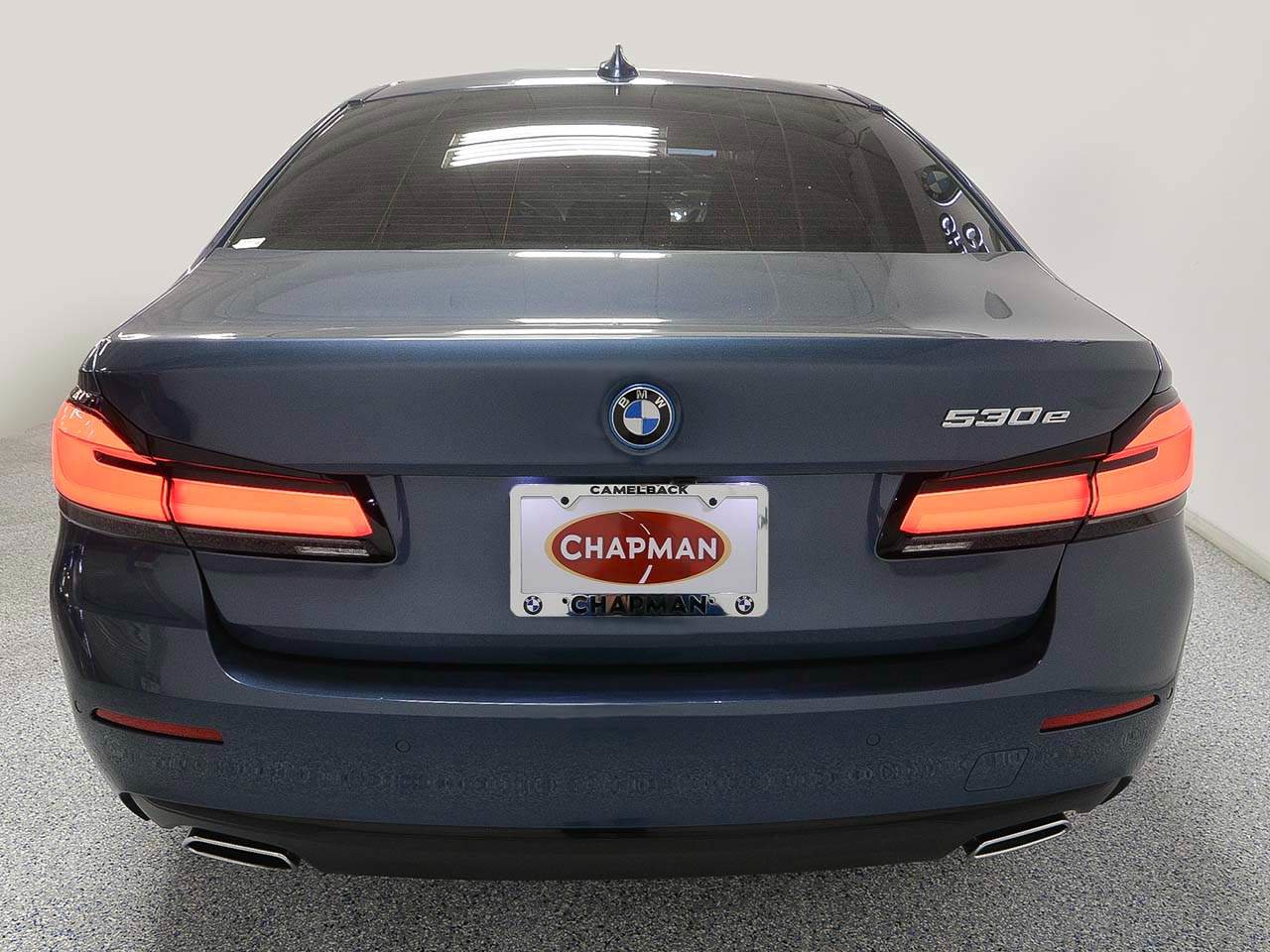 Certified 2023 BMW 530e w/ Convenience Package RWD image 4