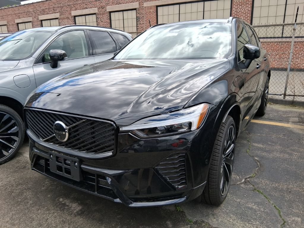 New 2026 Volvo XC60 T8 Ultra w/ Protection Package Premier AWD/4WD image 3