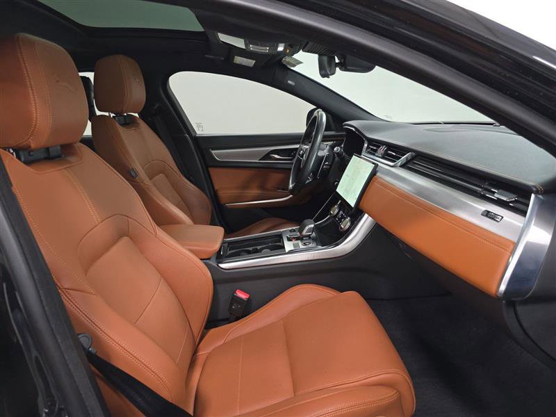 Used 2022 Jaguar XF R-Dynamic SE AWD/4WD image 8