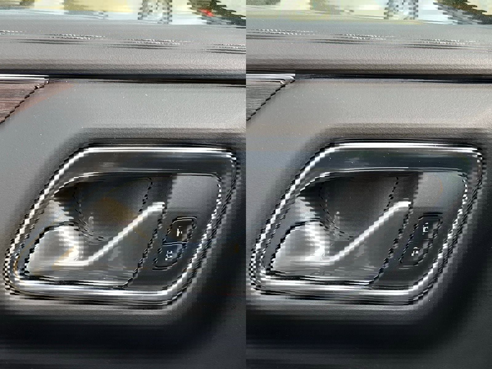 Used 2024 Chevrolet Suburban LT image 26