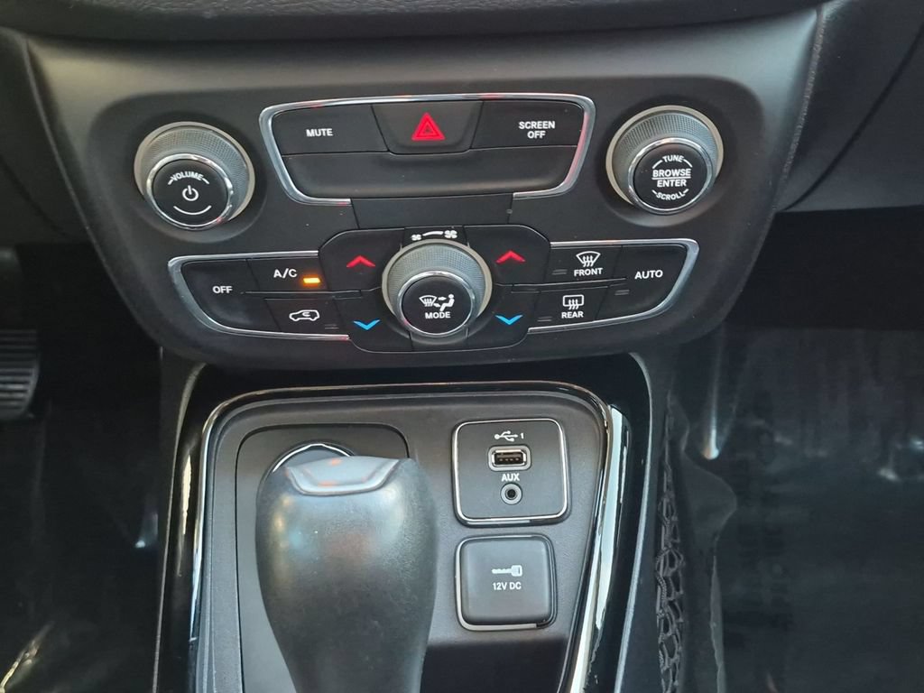 Used 2019 Jeep Compass Limited AWD/4WD image 26