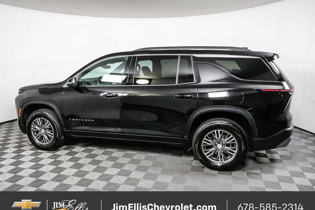Used 2025 Chevrolet Traverse LT FWD image 28