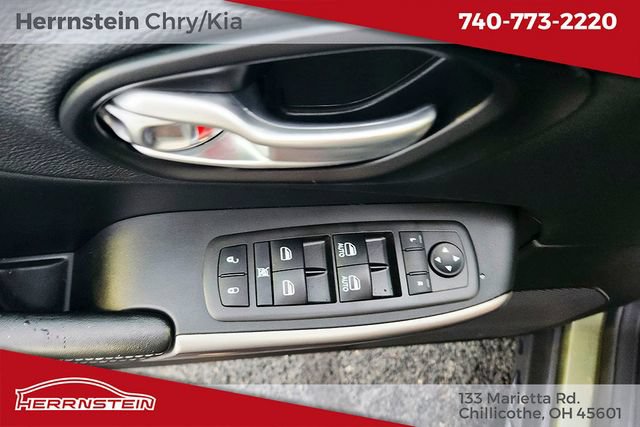 Used 2021 Jeep Cherokee Latitude w/ Mopar Interior Package AWD/4WD image 13