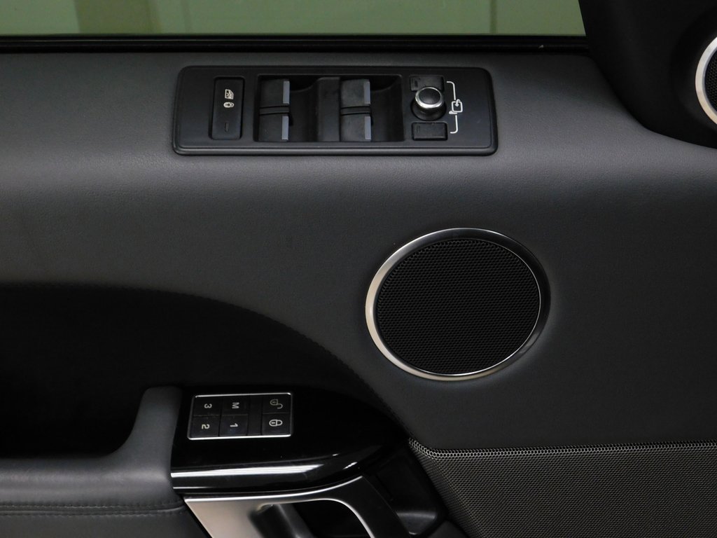 Used 2014 Land Rover Range Rover Sport HSE image 28