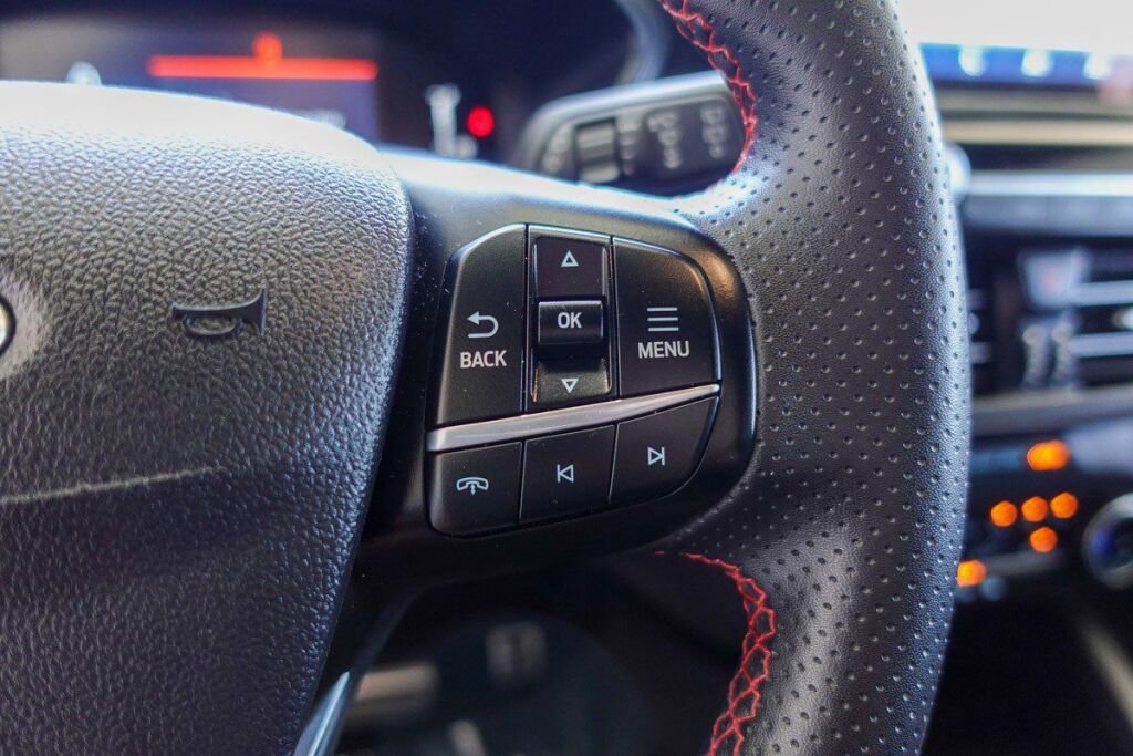 Used 2023 Ford Escape ST-Line image 16