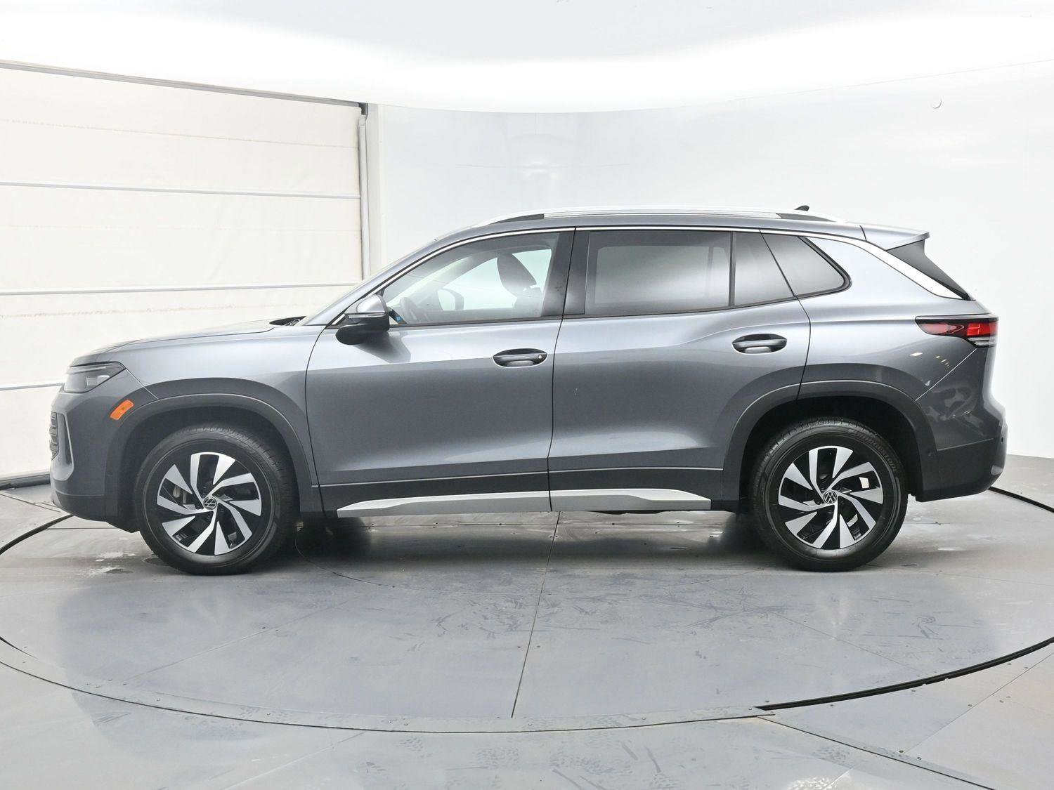 Certified 2025 Volkswagen Tiguan S image 19