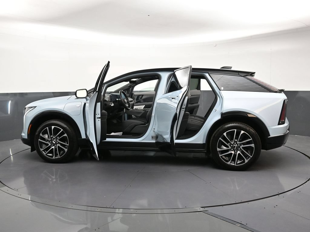 Used 2026 Cadillac Optiq Sport 1 AWD/4WD image 34