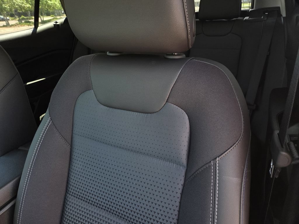 New 2026 Chevrolet Trax LT w/ Driver Confidence Package FWD image 17