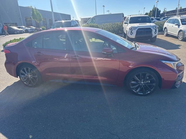 Used 2025 Toyota Corolla SE w/ Convenience Package image 5