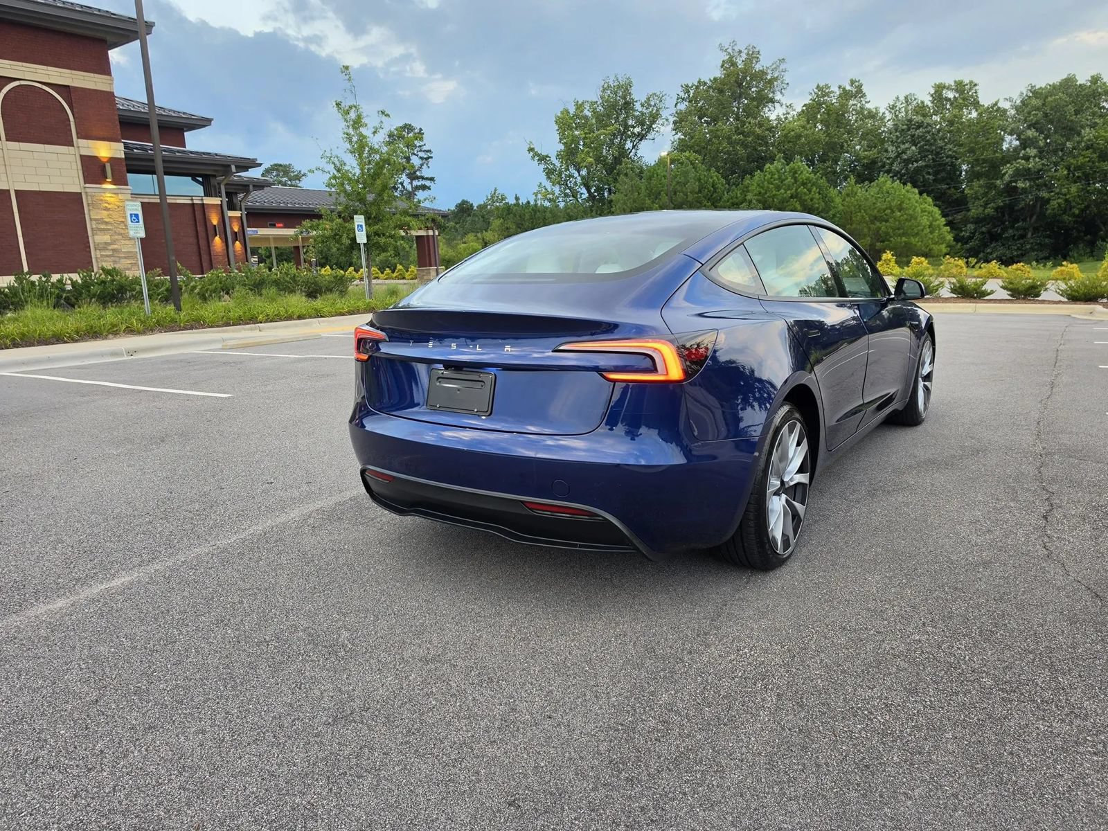 Used 2025 Tesla Model 3 RWD image 5