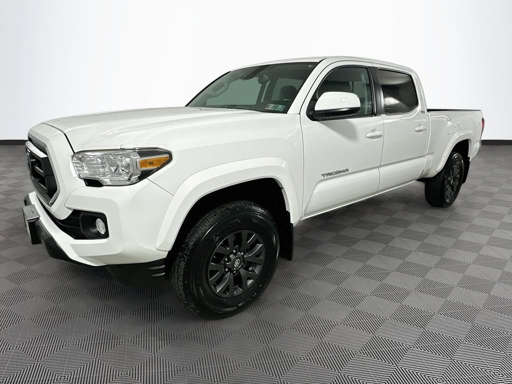 Used 2020 Toyota Tacoma SR5 AWD/4WD image 3