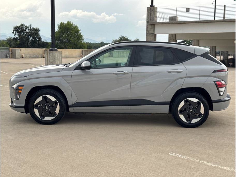 Used 2024 Hyundai Kona SEL FWD image 4