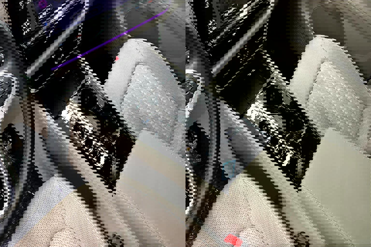 Used 2024 Volkswagen Atlas SEL Premium R-Line image 18