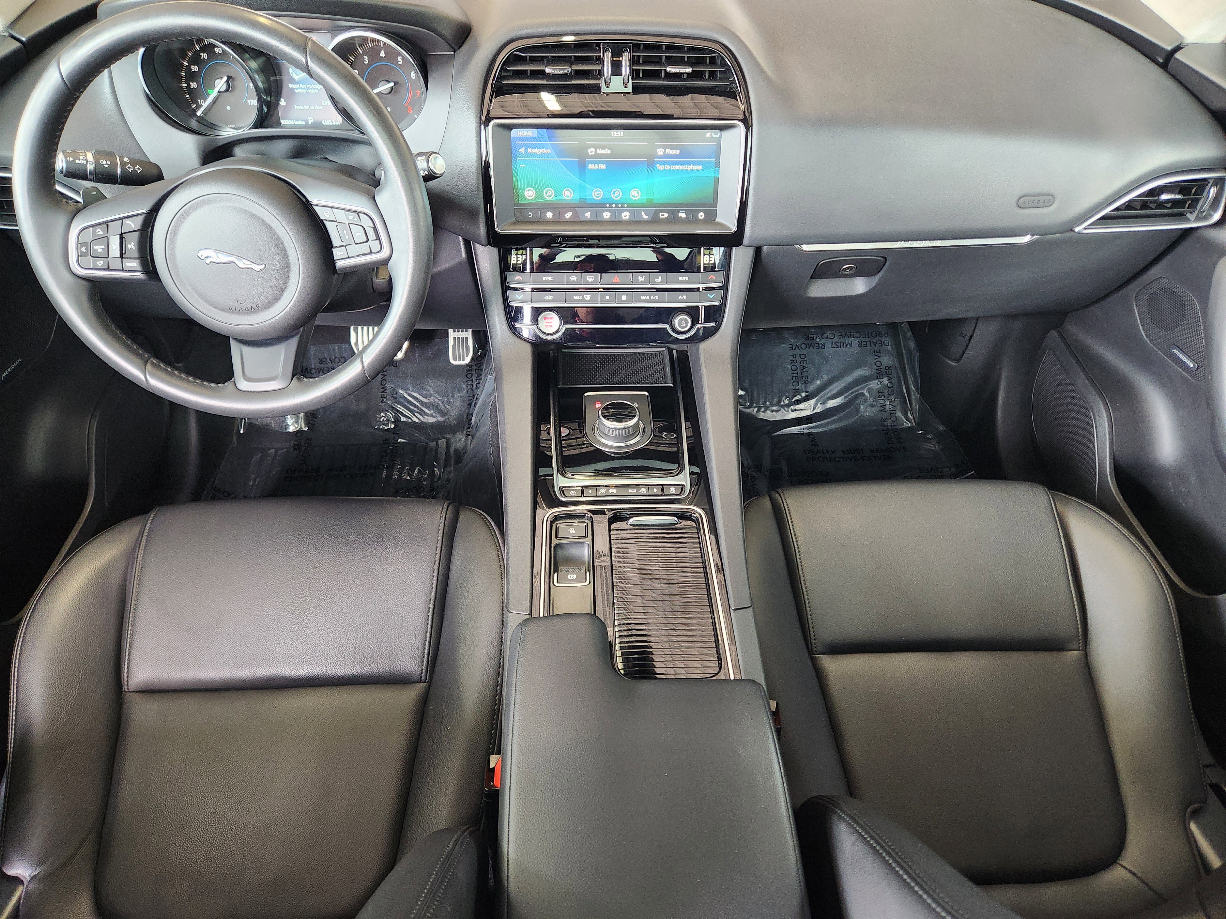 Used 2019 Jaguar F-PACE Premium image 19