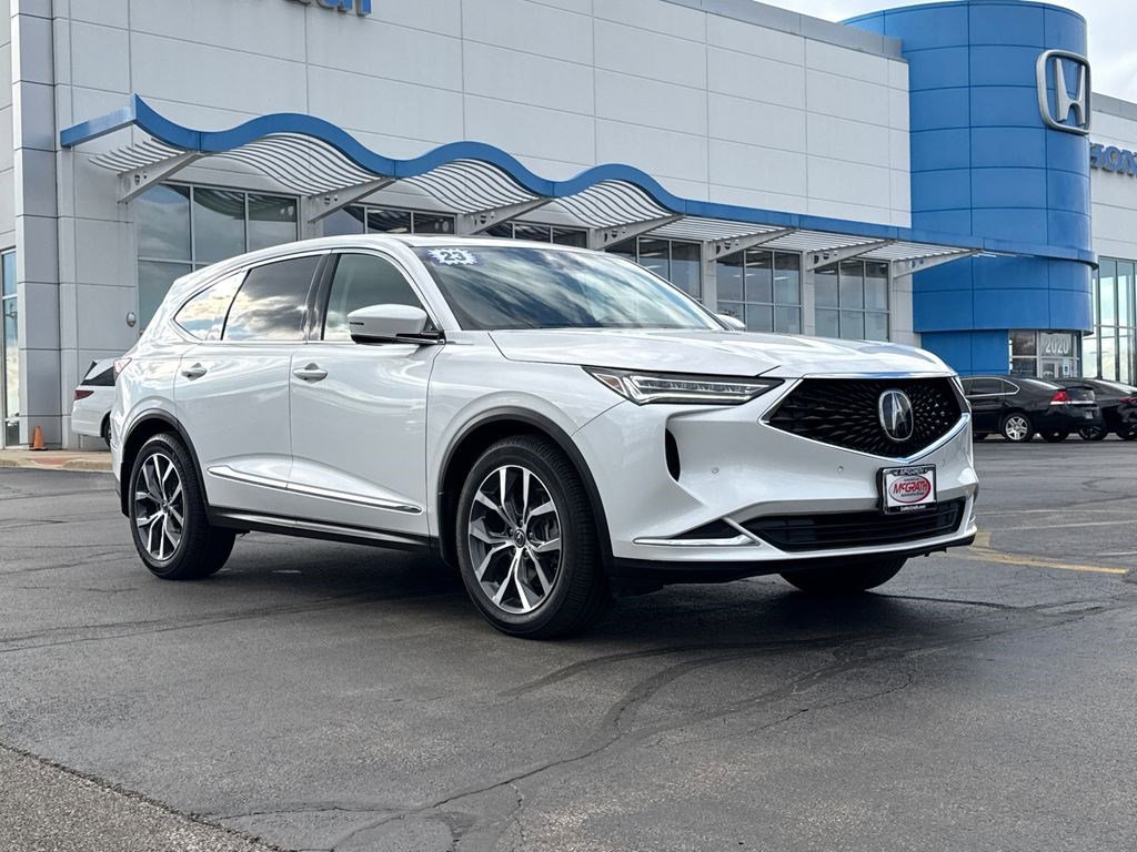 Used 2023 Acura MDX SH-AWD w/ Technology Package image 3