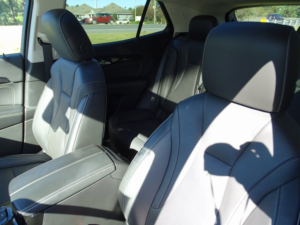 Used 2021 Buick Envision Essence w/ Technology Package I image 18