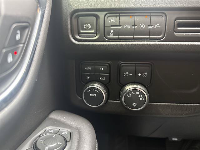 Used 2022 Chevrolet Suburban LT AWD/4WD image 48