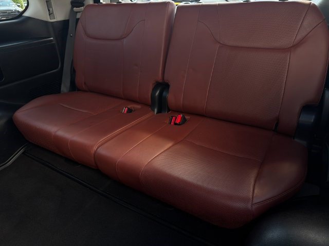 Used 2019 Lexus LX 570 4WD w/ Luxury Package image 16