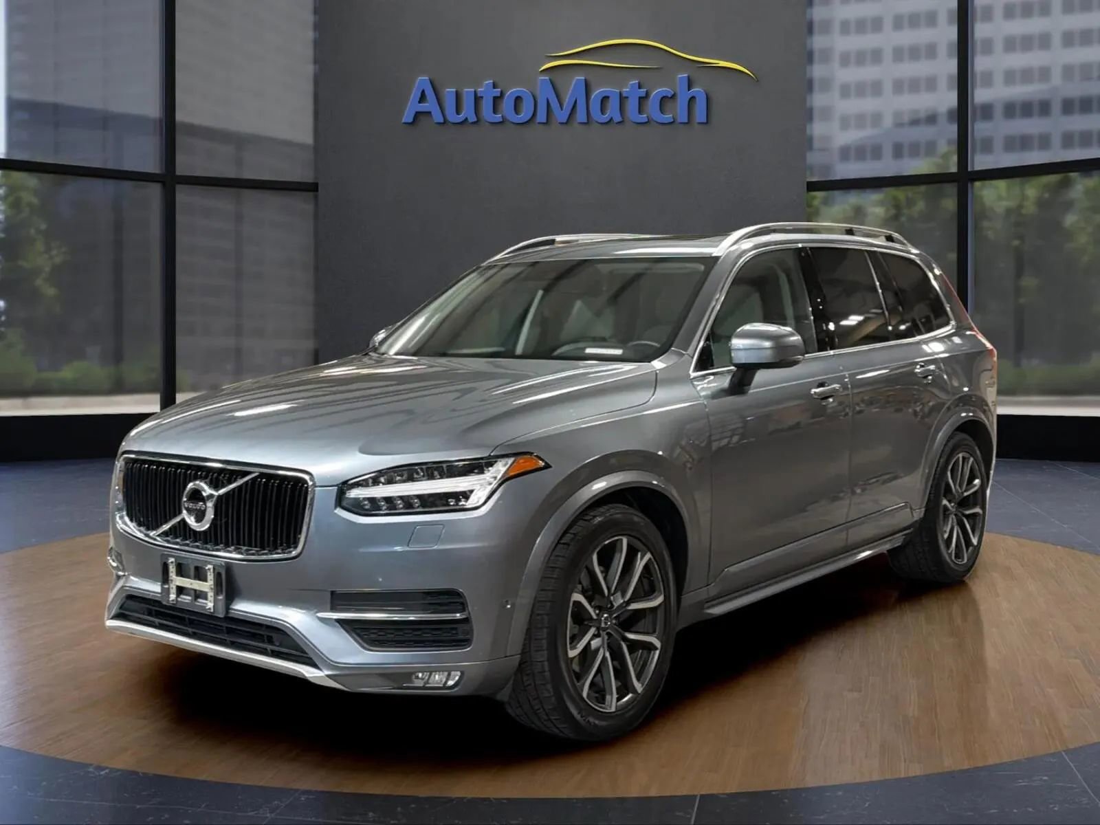Used 2016 Volvo XC90 T6 Momentum image 3
