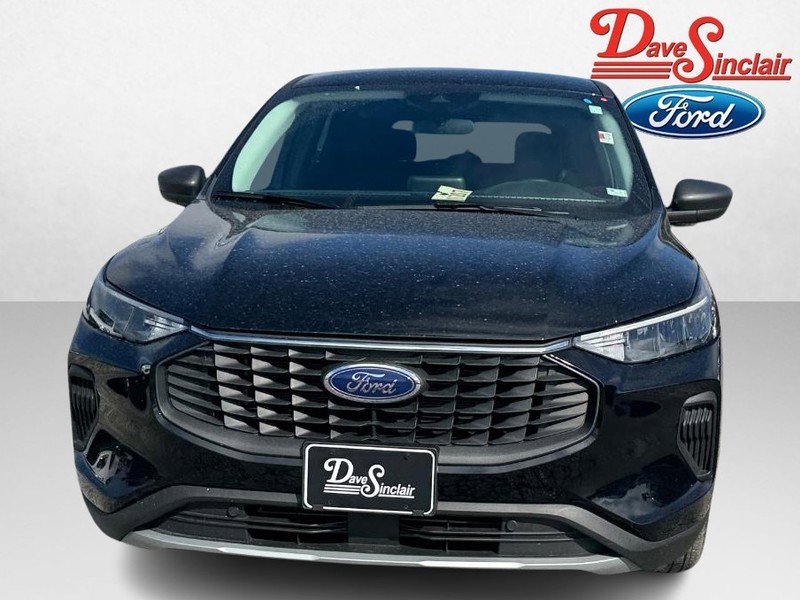 Used 2023 Ford Escape Active w/ Cold Weather Package FWD image 2