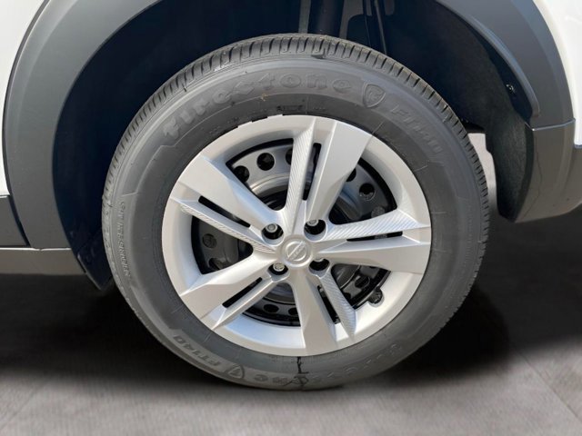 Certified 2025 Nissan Kicks Play S image 19