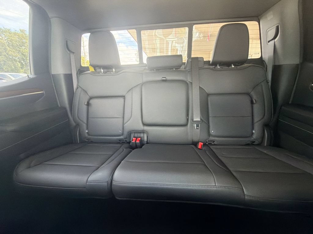 Used 2024 GMC Sierra 1500 Denali w/ Technology Package AWD/4WD image 15
