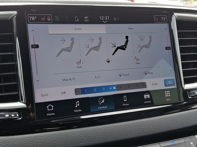 Used 2024 Chrysler Pacifica Touring-L image 16