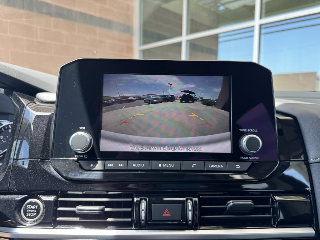 Used 2024 Nissan Pathfinder SV w/ Lighting Package (N92) FWD image 22