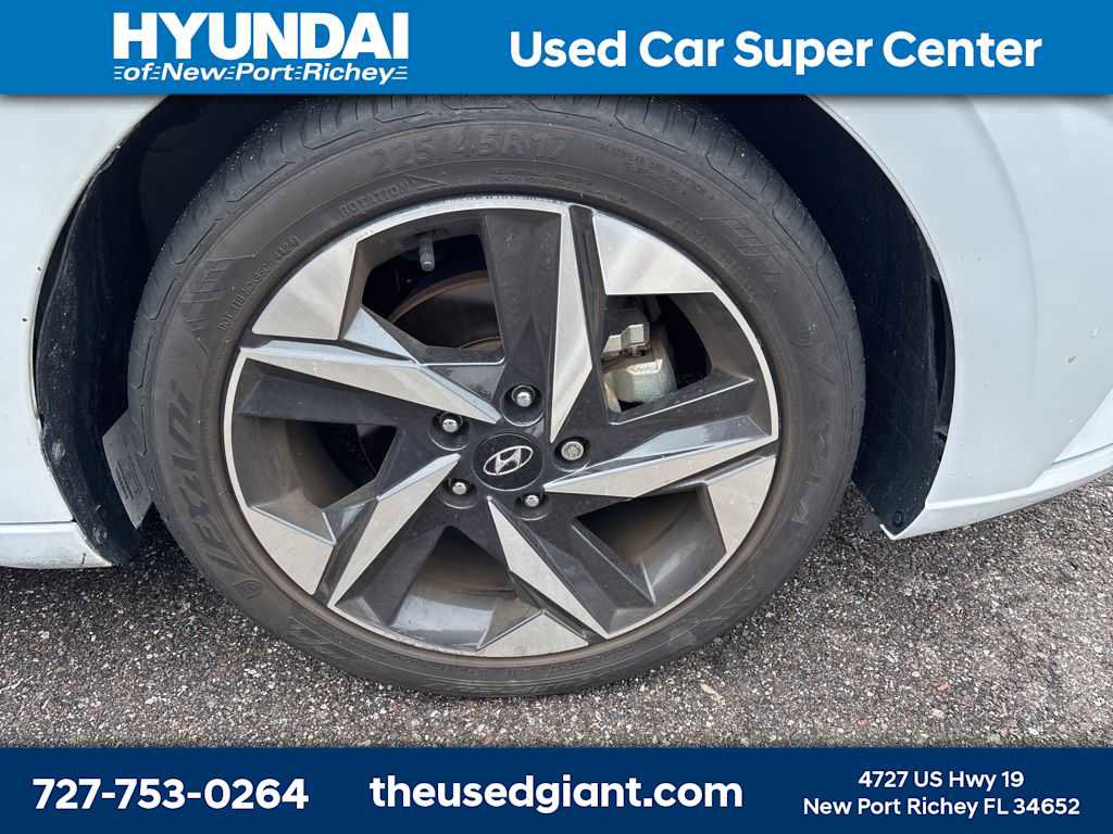 Used 2023 Hyundai Elantra SEL w/ Convenience Package image 5