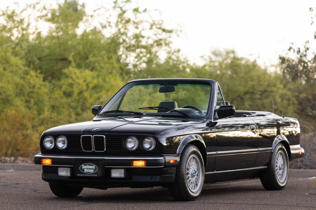 Used 1990 BMW 325i Convertible RWD image 5